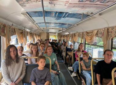 Курсанты Центра «ВОИН» проехали по знаковым местам Екатеринбурга в тематическом трамвае-лектории