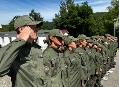 Десять молодых москвичей стали участниками летней смены «Время юных героев» от Центра «ВОИН» на Камчатке