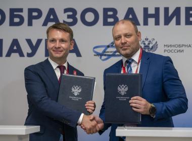 Более тысячи человек посетили площадку Центра «ВОИН» в первый день ВЭФ-2025