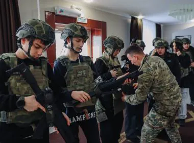 Курсанты Центра «ВОИН» в ЯНАО провели «штурм» здания