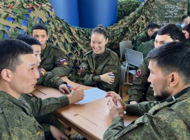 Директор Центра «ВОИН» наградил победителей конкурса «Сила в единстве» в Якутии