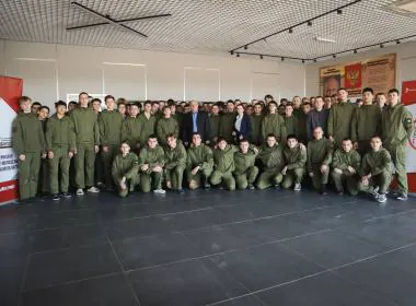 Волгоградские курсанты встретились с участником СВО в преддверии Дня защитника Отечества