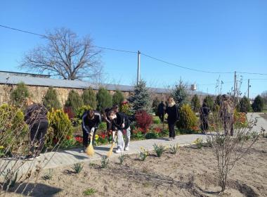 На службе памяти: курсанты Центра «ВОИН» продолжают участие в акции «Мы за чистоту»